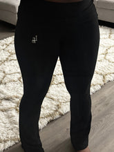 Load image into Gallery viewer, Lavishh Onyx Flare
